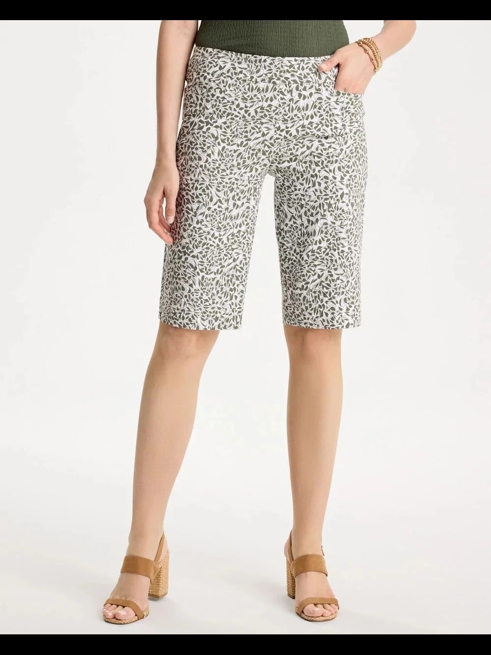 Chico's NWT So Slimming Bridgette Giselle Cat Slim Short Leopard Print 3/16P